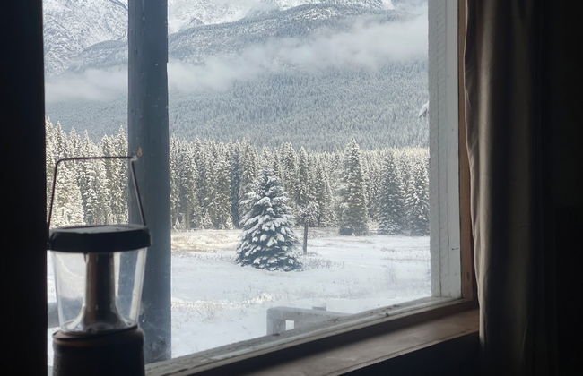 Rustic Beaverfoot Lodge Basic Cabin - Photo 31