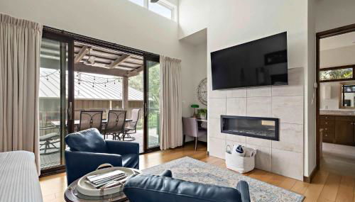 Romantic Lake Retreat - Deck, BBQ Grill & Patio - Foto 4