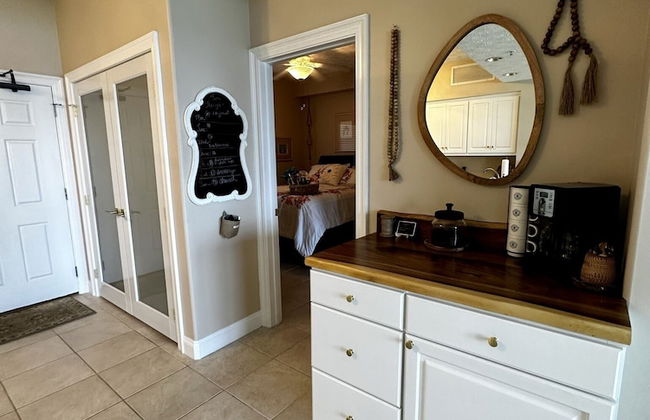 Unit 1504 2 Bedroom Condo by RedAwning - Foto 12