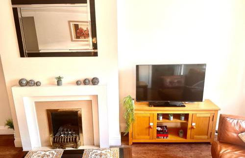 Cosy and spacious Home -Free parking, Free WiFi- sleeps 5 by FINNA Properties Ltd - Foto 35