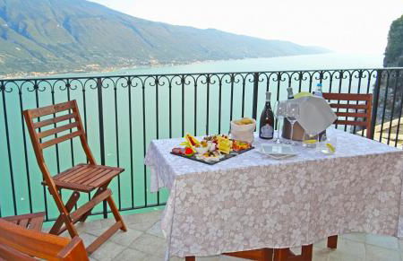 Casa De Pol Exclusive Lake View by Gardadomusmea - Photo 1