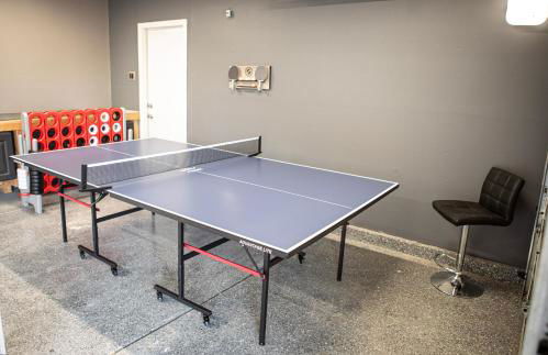 Comfy Expansive Home - Near the Strip - Heated Pool - Foto 20