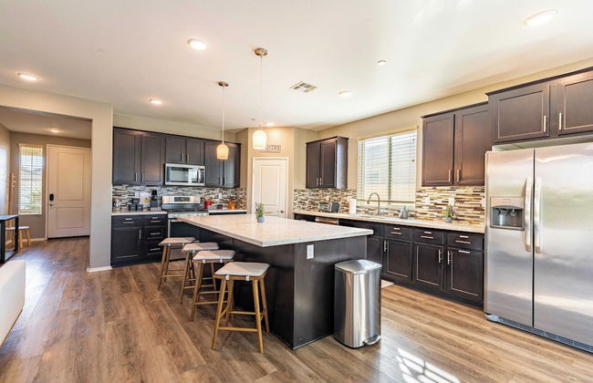 Luxe Indio Stay w/ Pool, Tiki Bar & Fire Pit Near Coachella Longfellow - Foto 6