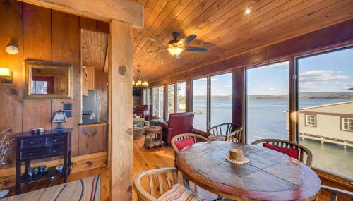 Luxurious Lakefront Paradise in Scottsboro with Dock - Foto 3