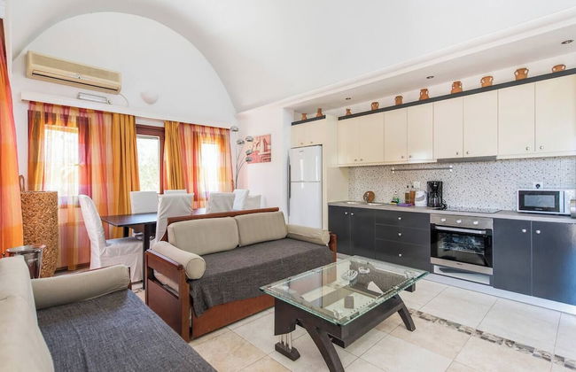 Birds Villa Apartments with Heated Pool - Including Car and Breakfast - Foto 50