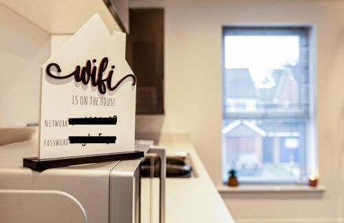 Beautifully Fab 3 bedroom 4 beds New home 8 guests Stretford Trafford - Foto 11