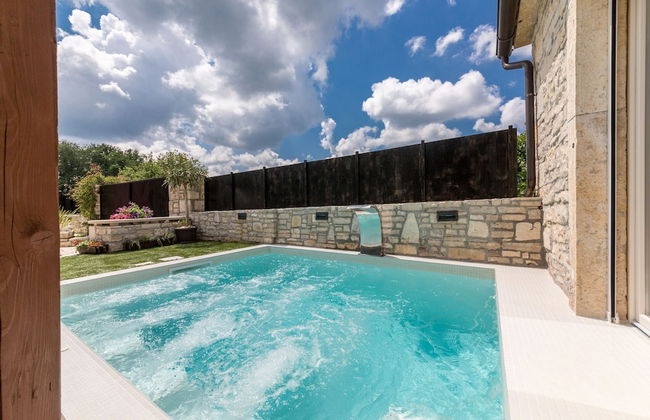 Perfect for Children, Garden With Pool, Playground and Walk in Whirlpool - Foto 29