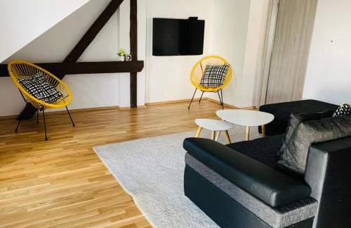 Violet Apartment by Alex Rafael - Photo 1