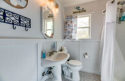 2 Mi to Redfish Bay Aransas Pass Home with Fire Pit - Foto 19