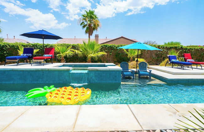 Luxurious 5BR Resort Style Home w/ Pool & Spa - Foto 33