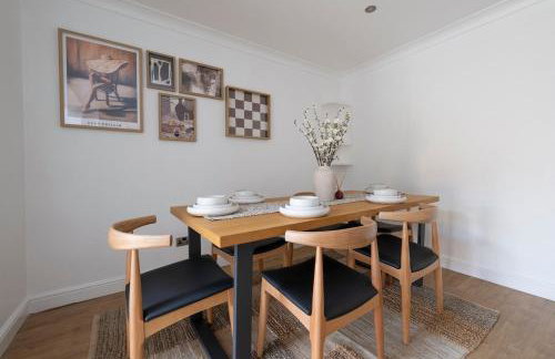 The Romford Oasis - Spacious 4 bedroom escape - Foto 65
