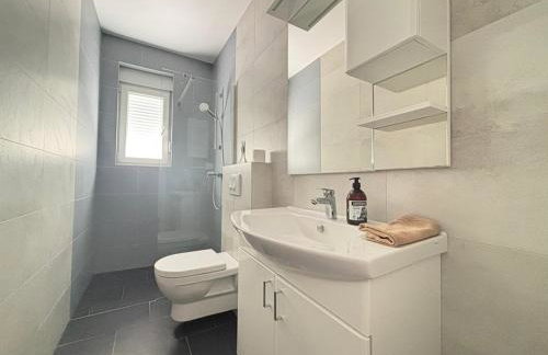 House off Caska - Photo 22