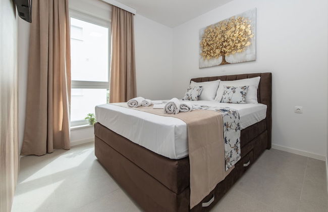 Apartments Mare B with pool - Photo 24