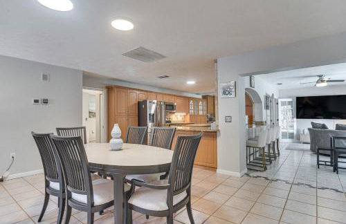 Poolside Oasis! Family Escape in Safety Harbor - Foto 10