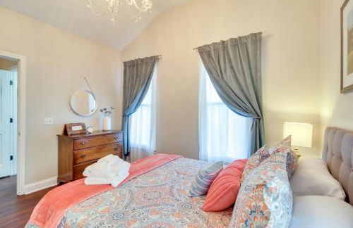 Chic Thomas Square Home in Walkable Location! - Foto 16