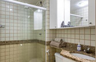 Apartamento com varanda de frente para o MAR - Angra dos Reis - Shopping Piratas - Portaria 24hs - Foto 9