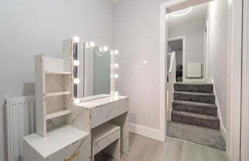 Luxe 5-bedroom House with Hot Tub, Pool table & Football Table - Foto 24