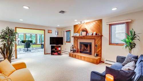 New Jersey Home with Private Office and Backyard Oasis - Foto 2