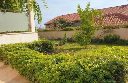 Abelia, two terraces, hot tub, free parking - Foto 23