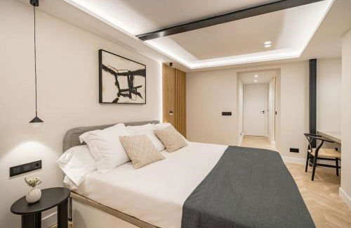 Location, Luxury & Style Best 5Bed in Madrid - Photo 12