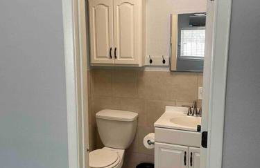 Comfy, contemporary quiet retreat vacation home with views - Foto 14