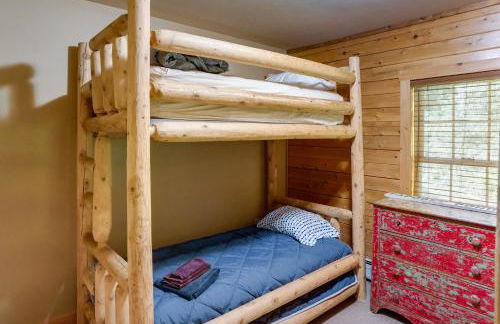 4 Mi to Mount Snow West Dover Cabin with Game Room - Foto 22