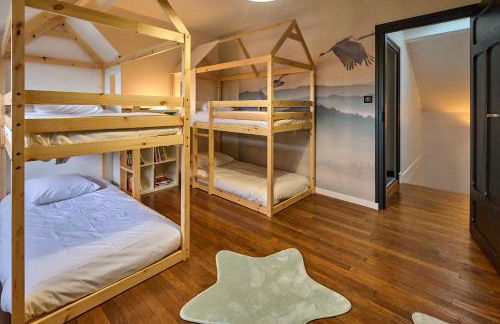 La Villa en Loire, avec Jacuzzi 6 places, Piscine chauffée, boulodrome, salle de jeu, 6 Chambres, vue Loire, 350M2 - Foto 14