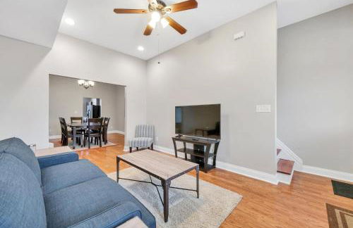 2 Entire bldgs - Great for large groups - Photo 2