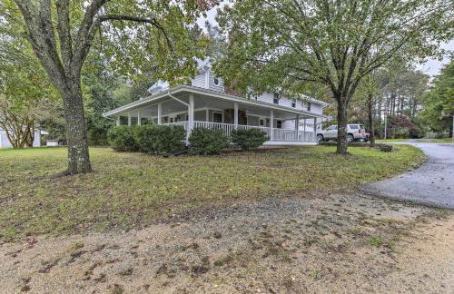 Remodeled Pittsboro Farmhouse Sitting on 220 Acres - Foto 27
