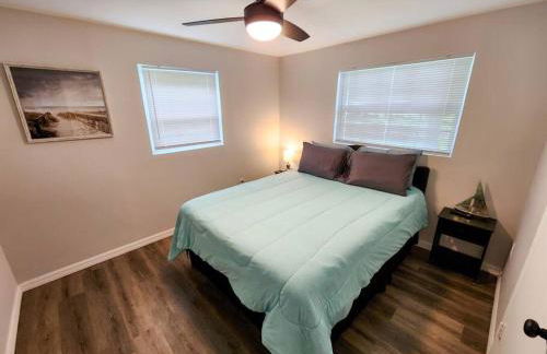 Astor River House with 2 private boat slips - Photo 17