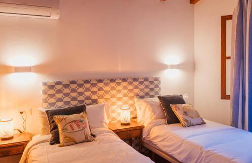 Villa renovada vista al mar y piscina climatizada - Foto 18