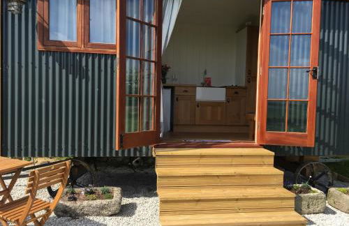 Honeysuckle hut - Photo 1