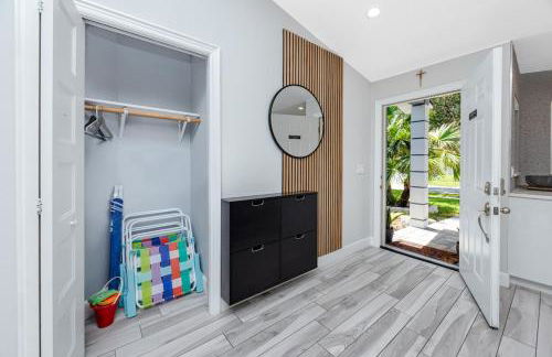 NEW! Palm Harbor Hideaway - Beautiful, Spacious 4BR Home with Amazing Pool - Foto 34