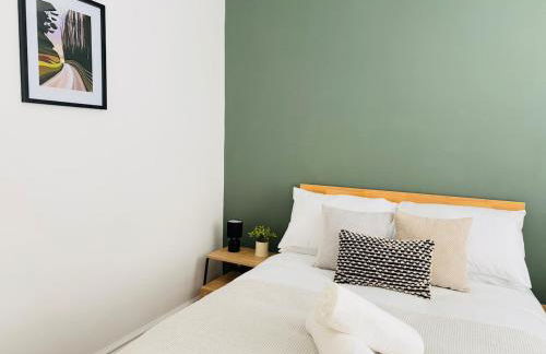 Comfy 4 Bed Home - Port Talbot - Perfect for Contractors & Families - Foto 24