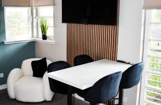 Bathgate Penthouse near Edinburgh - Photo 12