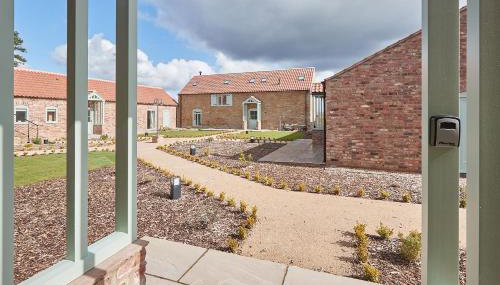 Orchard View Cottage - Photo 5, Garden view