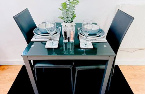 Chic Studio, Free parking, Sleeps 2 - Foto 8