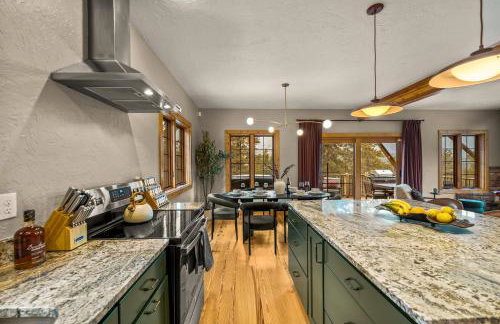 Royal Elk Lodge Hot Tub Sauna Theatre Speakeasy - Foto 48