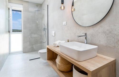 Villa Top Hill, heated infinity pool, Jacuzzi, Sauna, 5 en-suite bedrooms, a Media room - Foto 52