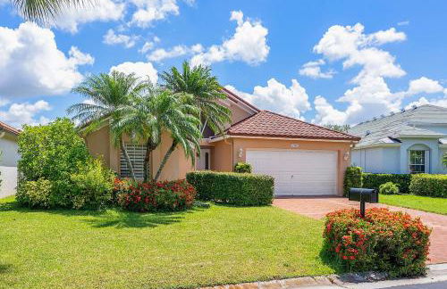 Cozy and Relaxing Retreat House - Photo 18