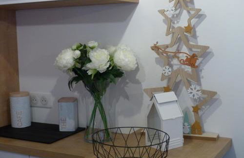 Le 206 Appartement Moderne et Cosy-Terrasse -Centre-Parking-Wifi - Foto 15