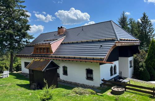 Schwarzwald-Villa mit Indoor-Pool - Foto 1