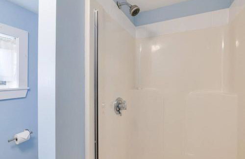 2BR Apt w/ 3 min Walk to downtown SWH - [Low Tide] - Foto 6
