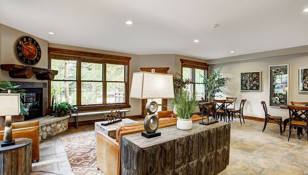 Corral 202E - Foto 2, Recepción