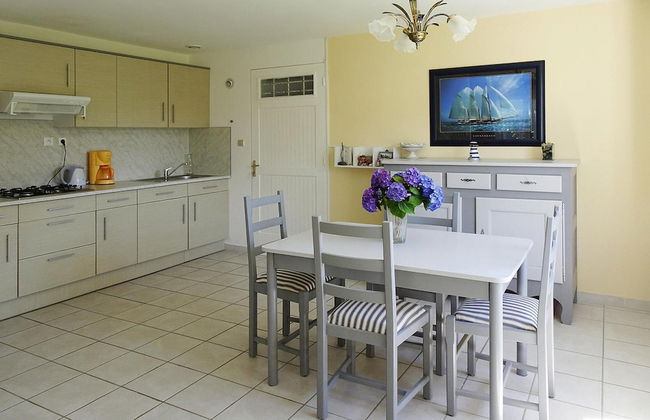 Nice Holiday Home Near the Beach, Hillion - Photo 3