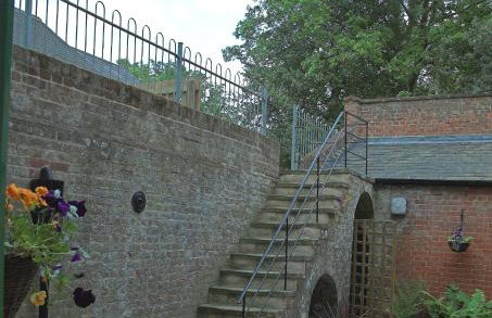 The Old Pump House - Photo 8