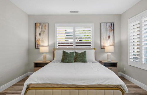 Entire Private Home with 3 Bedrooms 2 Bathrooms, Gated Yard, Garage, Hot Tub, 4-Beds, Golf, Mira Mesa, Available Now - Photo 47