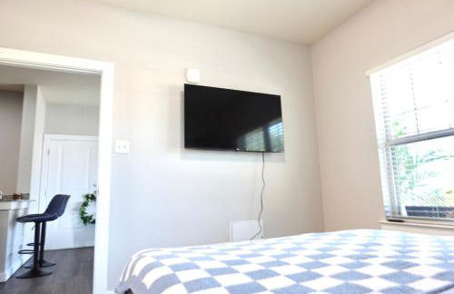 Trenton Sky Suite, Comfort, Pool, Gym, Gated Access - Photo 20