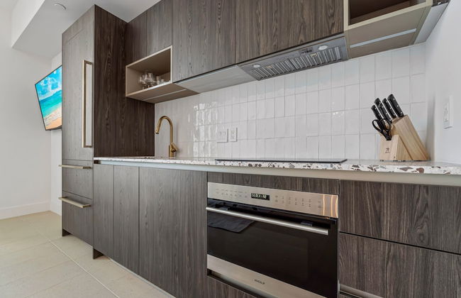 Ultimate Elegance Studio with Panoramic City Views - Foto 25