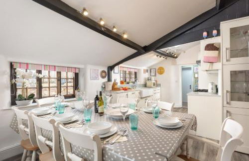 The Old Sweet Shop - Photo 3